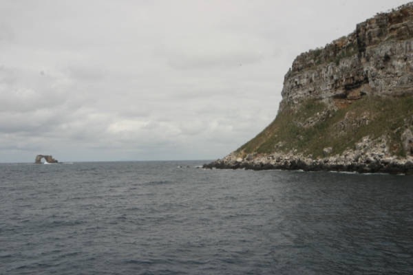 Galapagos_Land_D40101.jpg